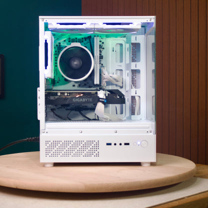 Destello Luz Upgrade white gaming PC, right-side angle with green RGB lighting